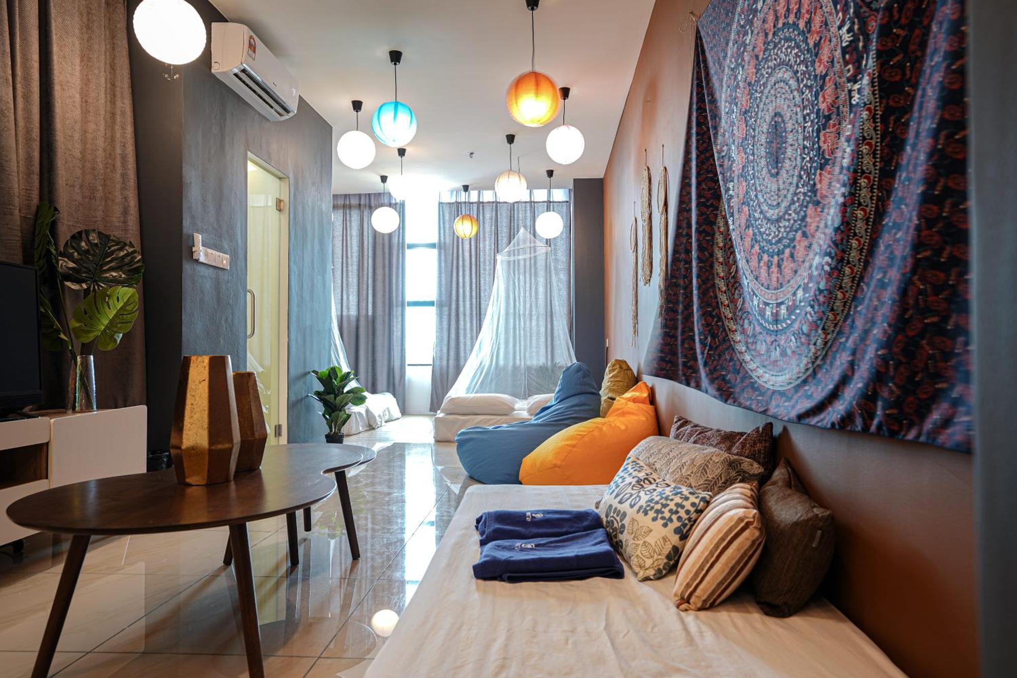 Itcc Manhattan Suites By Calvin Donggongon Eksteriør billede